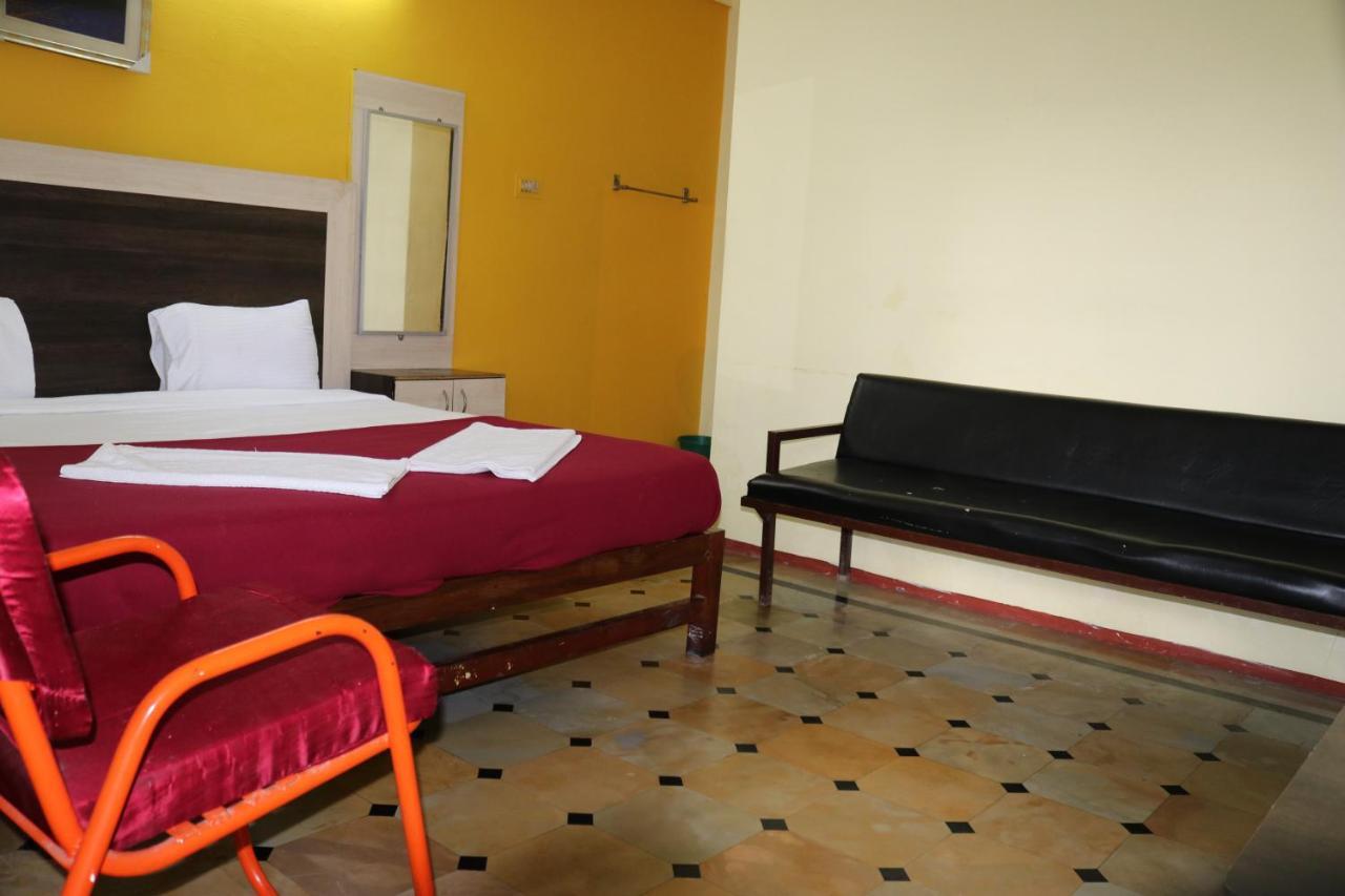 Hotel Siva Sakthi Tiruvannāmalai Exterior foto